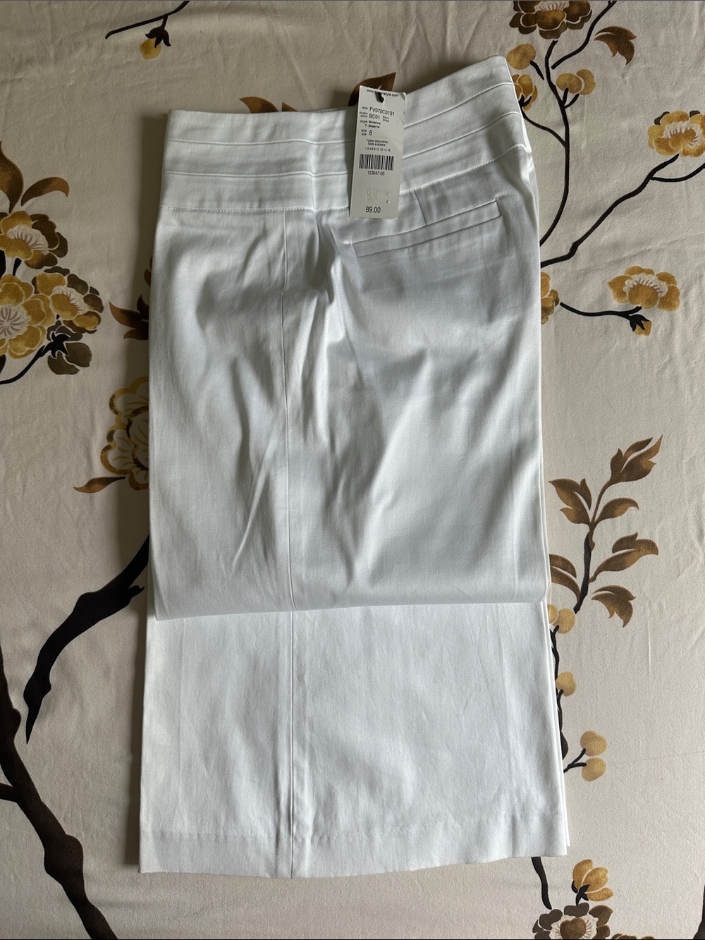 White Women's wide legged pants